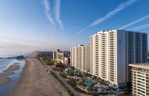 Exterior - Ocean Walk Resort (Daytona Beach)