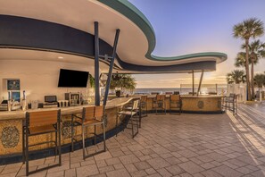 Poolside bar