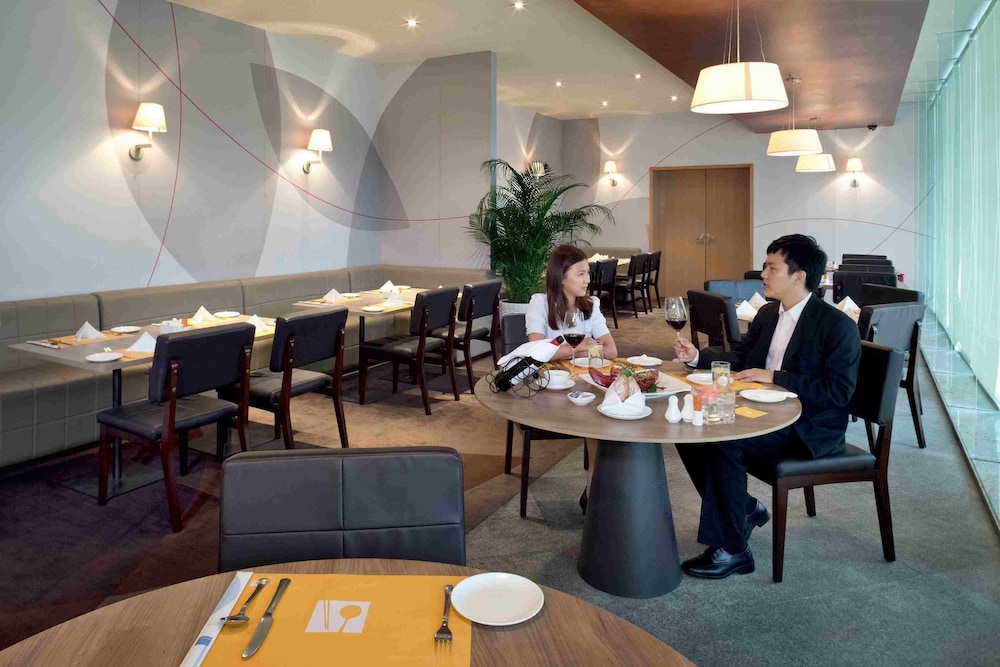 Hotel Novotel Shenzhen Watergate photo 8