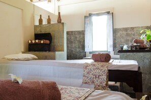 Couples treatment rooms, body treatments, hot stone massages - Club Bali Family Suites @Legian Beach (Legian)