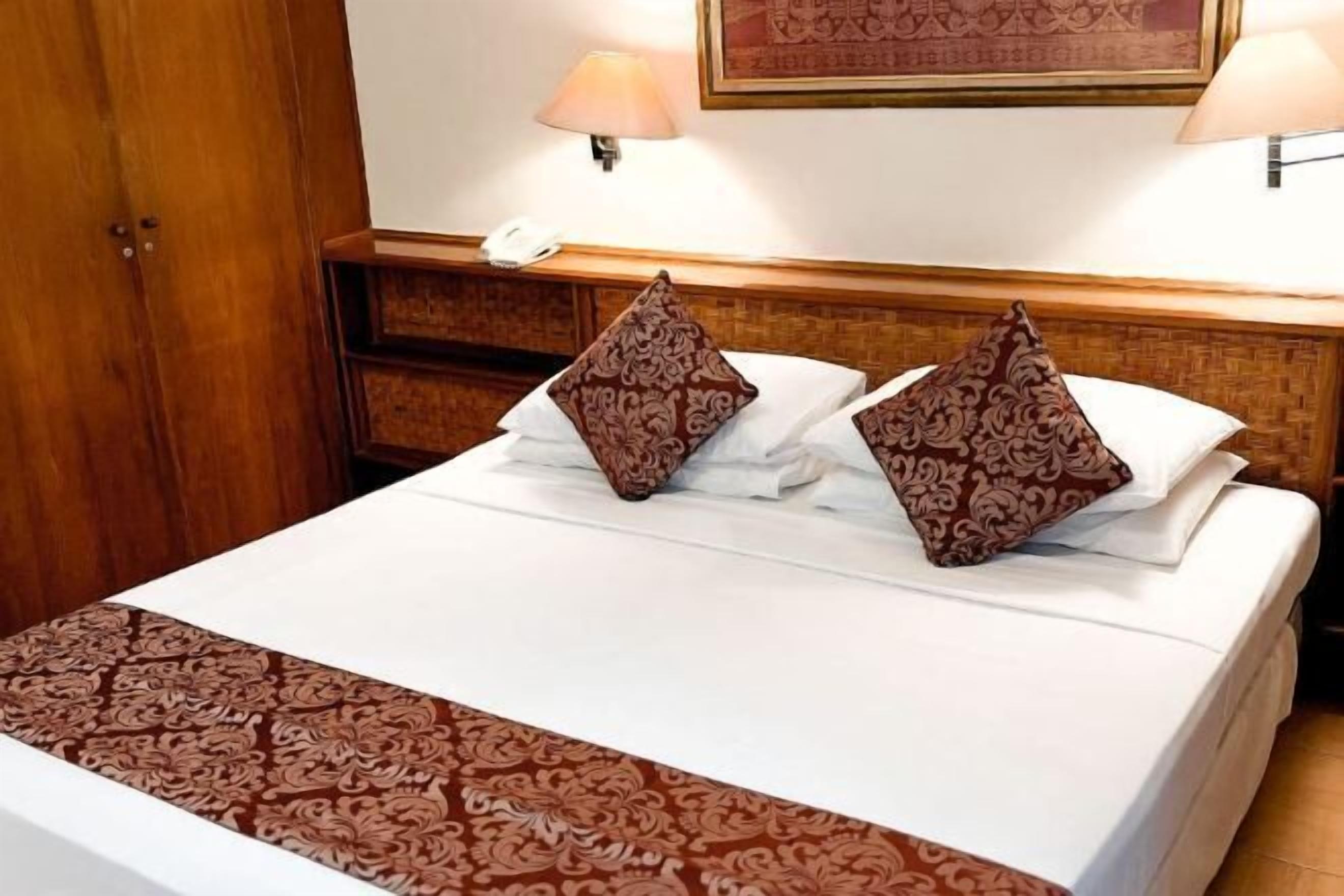 In-room safe, desk, iron/ironing board, cots/infant beds