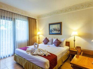 Zimmersafe, Schreibtisch, Bügeleisen/Bügelbrett, Babybetten