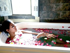 Combined shower/tub, deep soaking tub, hair dryer, slippers - Club Bali Family Suites @Legian Beach (Legian)
