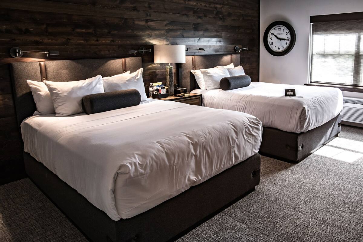 Traditional-Zimmer, 2 Queen-Betten
