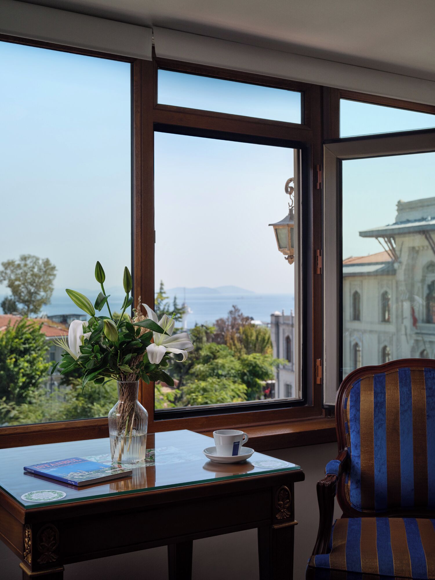 Presidential-Suite | Hochwertige Bettwaren, Minibar, Zimmersafe, individuell dekoriert