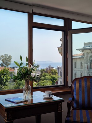 Suite Standar | 1 kamar tidur, seprai premium, minibar, dan brankas