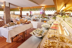 Free daily buffet breakfast