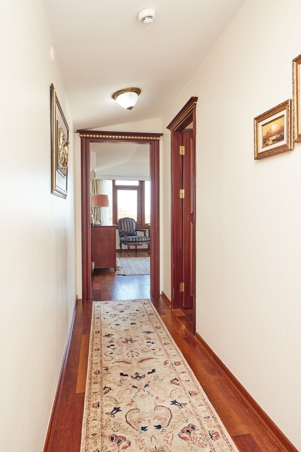 1 bedroom, premium bedding, minibar, in-room safe