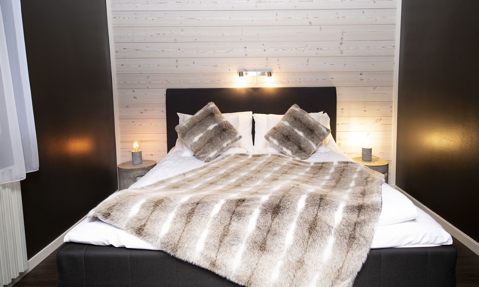 Rollaway beds, free WiFi, bed sheets