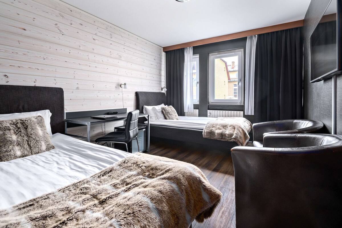 Rollaway beds, free WiFi, bed sheets