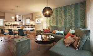 アパートメント サウナ | リビング エリア | 15 インチのテレビ (ケーブル放送視聴可)