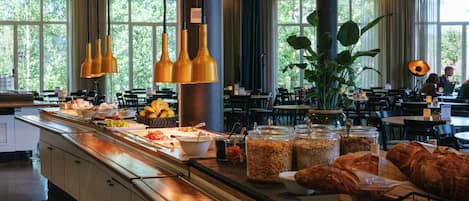 Petit déjeuner buffet compris tous les jours