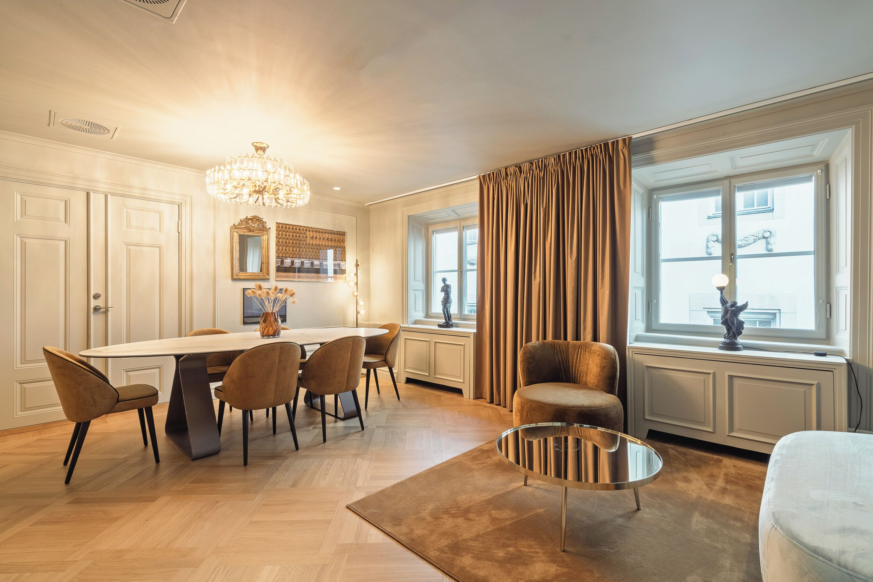 Junior Suite | Living area | 43-inch flat-screen TV with cable channels, TV