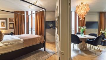Junior Suite | Hypo-allergenic bedding, down duvets, minibar, in-room safe