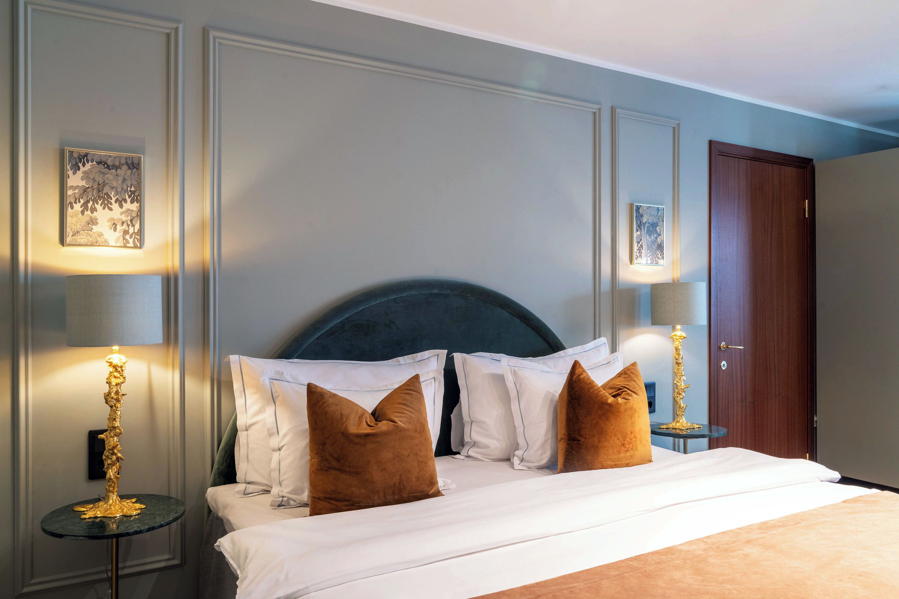 Junior Suite | Hypo-allergenic bedding available, down comforters, minibar