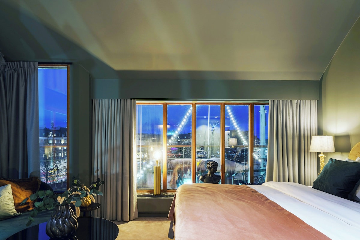 Balcony Suite | Ropa de cama hipoalergénica, edredones de plumas, minibar y caja fuerte