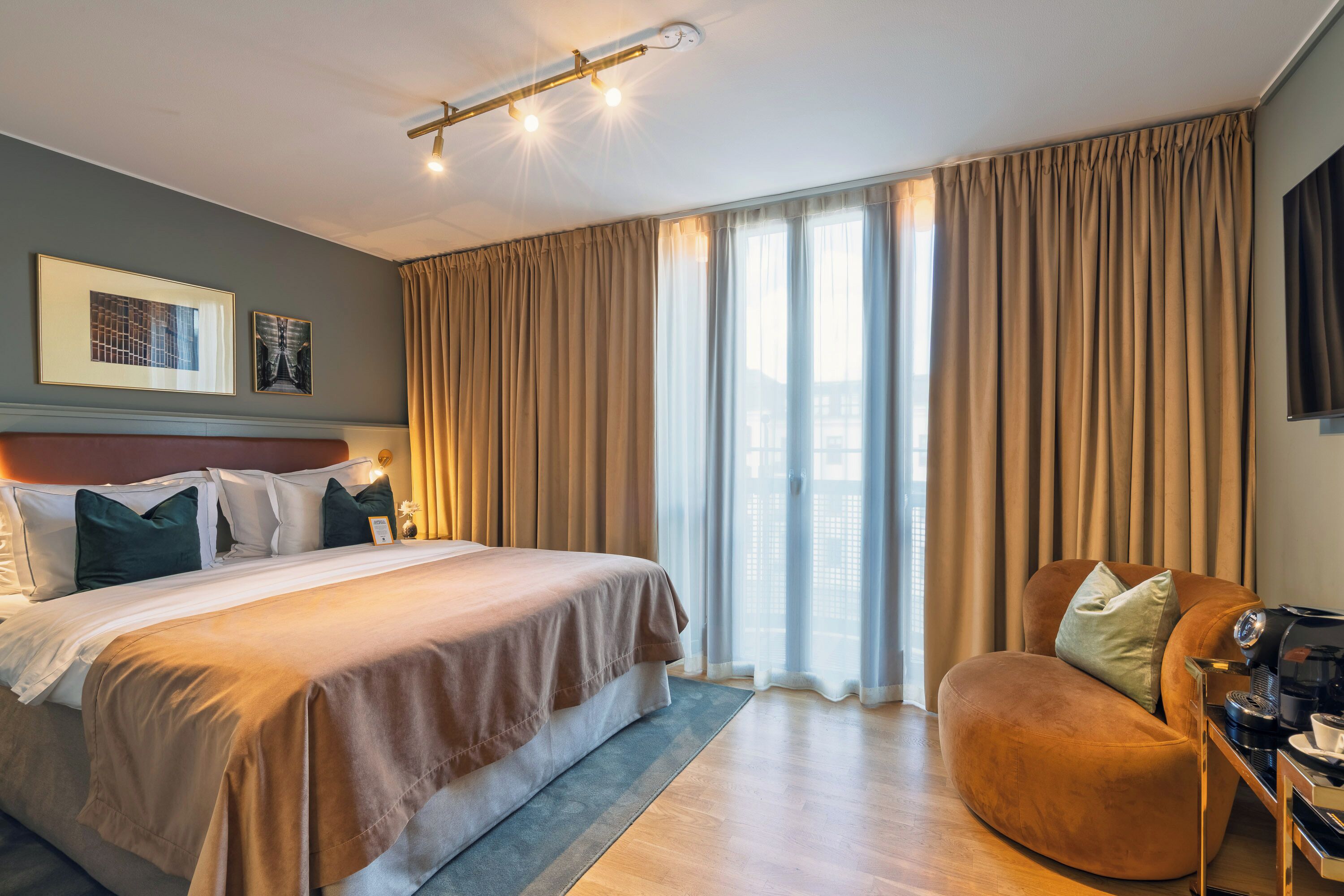 Essential | 低過敏寢具、羽絨被、迷你吧、客房內保險箱