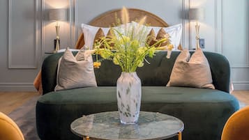 Deluxe Signature | 1 habitación, ropa de cama hipoalergénica, edredón y minibar