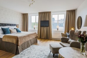 Superior Room, 1 Double Bed (Includes a light evening meal) | Desk, WiFi, bed sheets