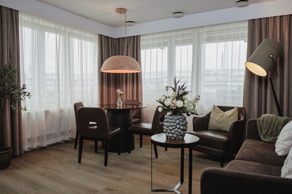 Suite (Rooftop) | Living area