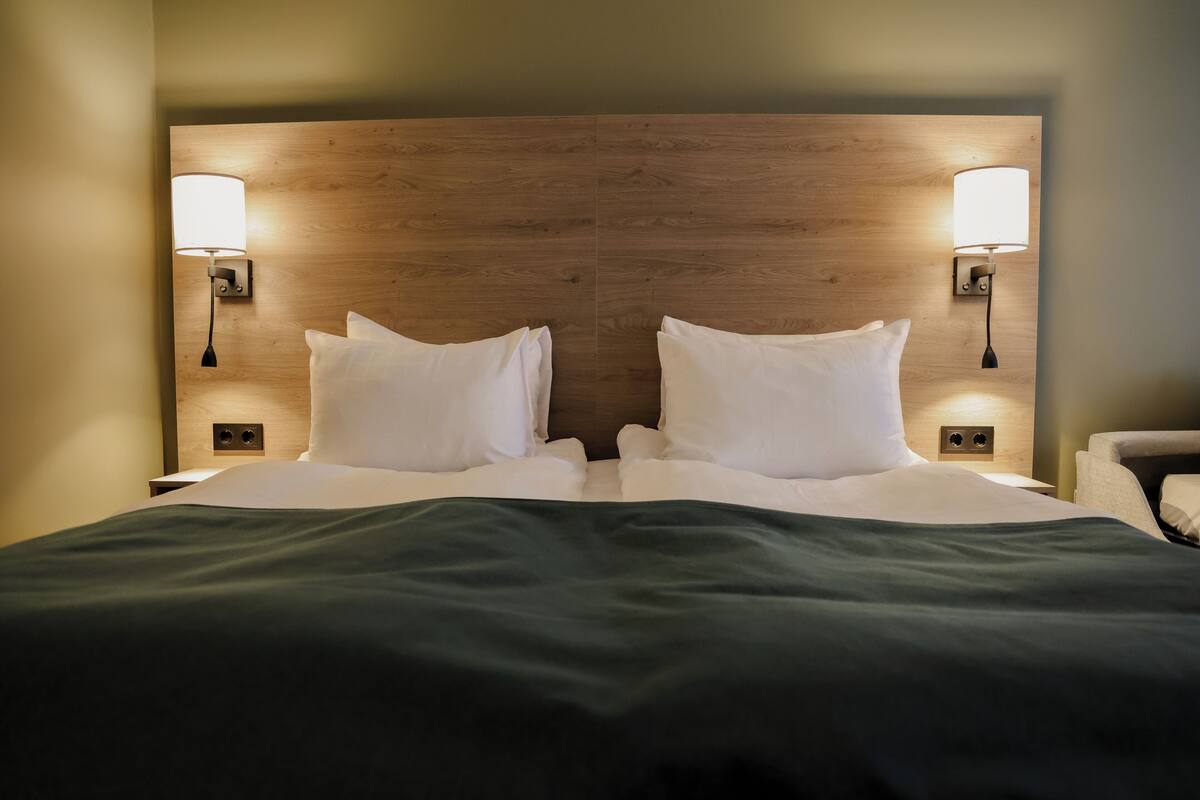 Family Room, Non Smoking | Hypo-allergenic bedding, desk, blackout curtains, iron/ironing board