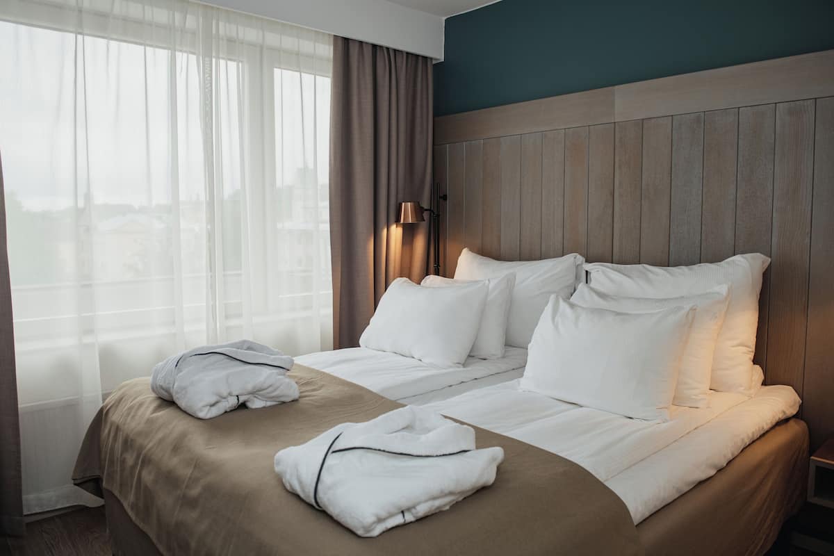 Suite (Rooftop) | Hypo-allergenic bedding, desk, laptop workspace, blackout curtains