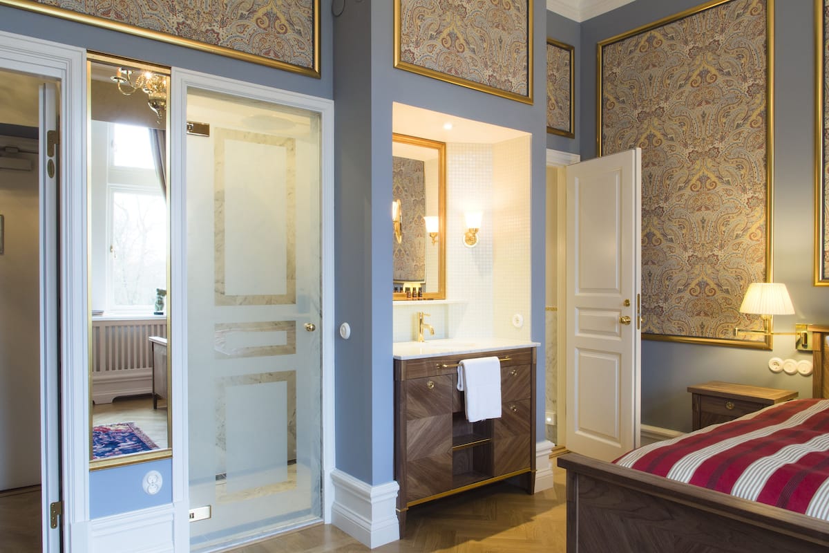 premium bedding, minibar, in-room safe, individually decorated