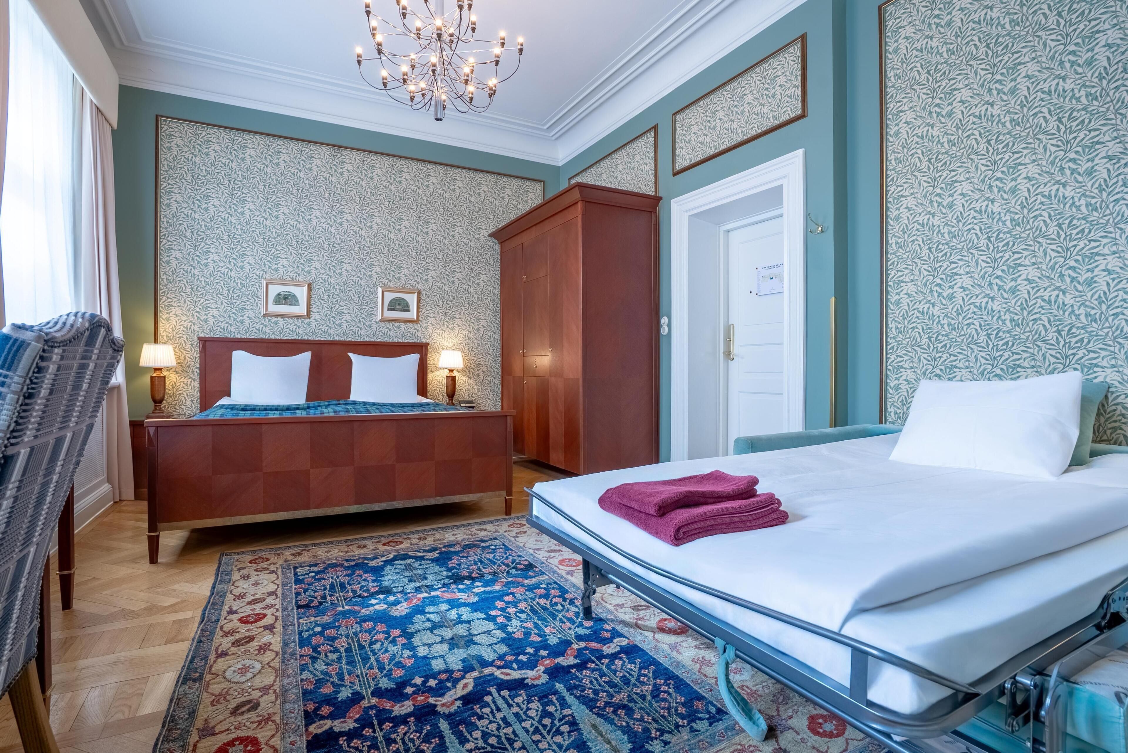 Grand-Doppelzimmer | Hochwertige Bettwaren, Minibar, Zimmersafe, individuell dekoriert