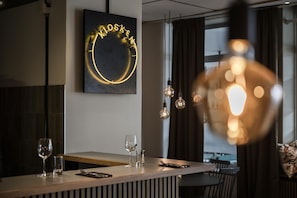 Petit déjeuner, déjeuner et dîner servis sur place