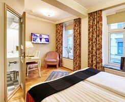 Standard Double Room | Individually decorated, individually furnished, desk, laptop workspace