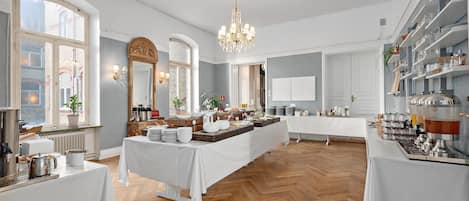Tägliches inbegriffenes Frühstücksbuffet