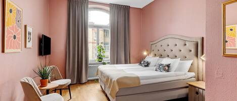 Free WiFi, bed sheets