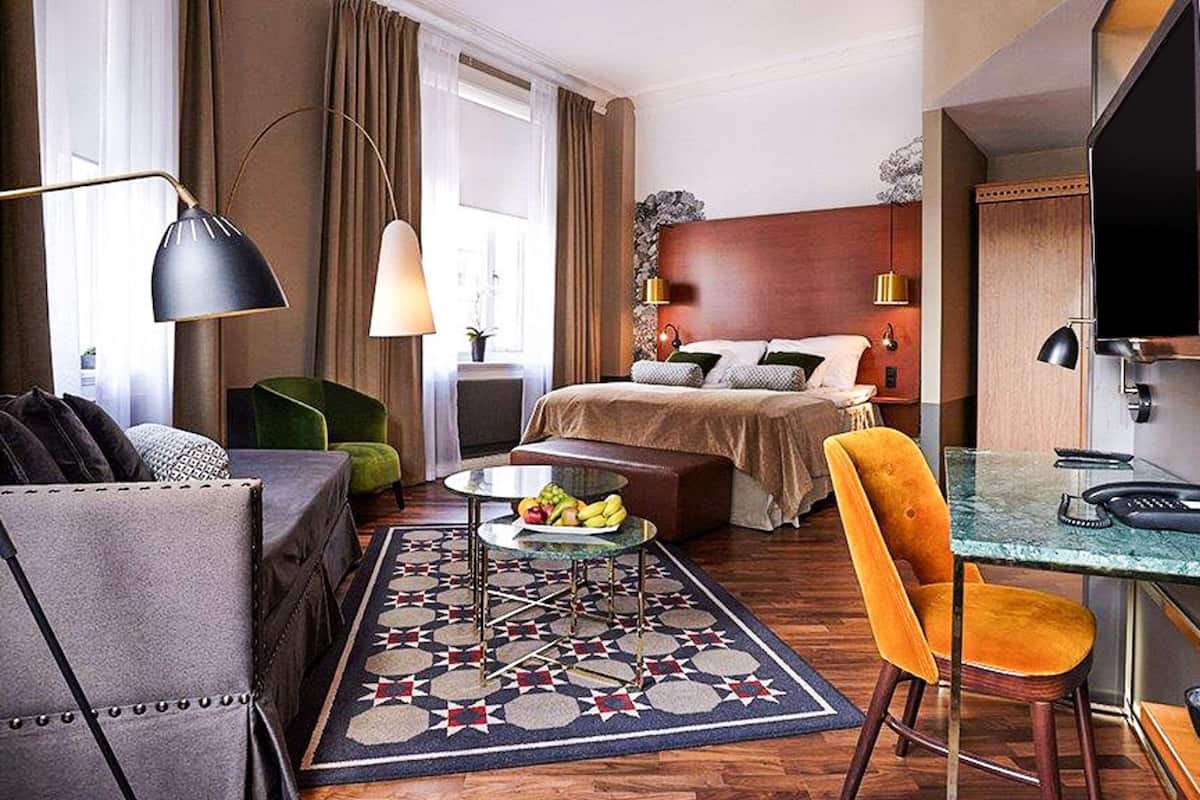 Deluxe Room, 1 King Bed with Sofa bed
