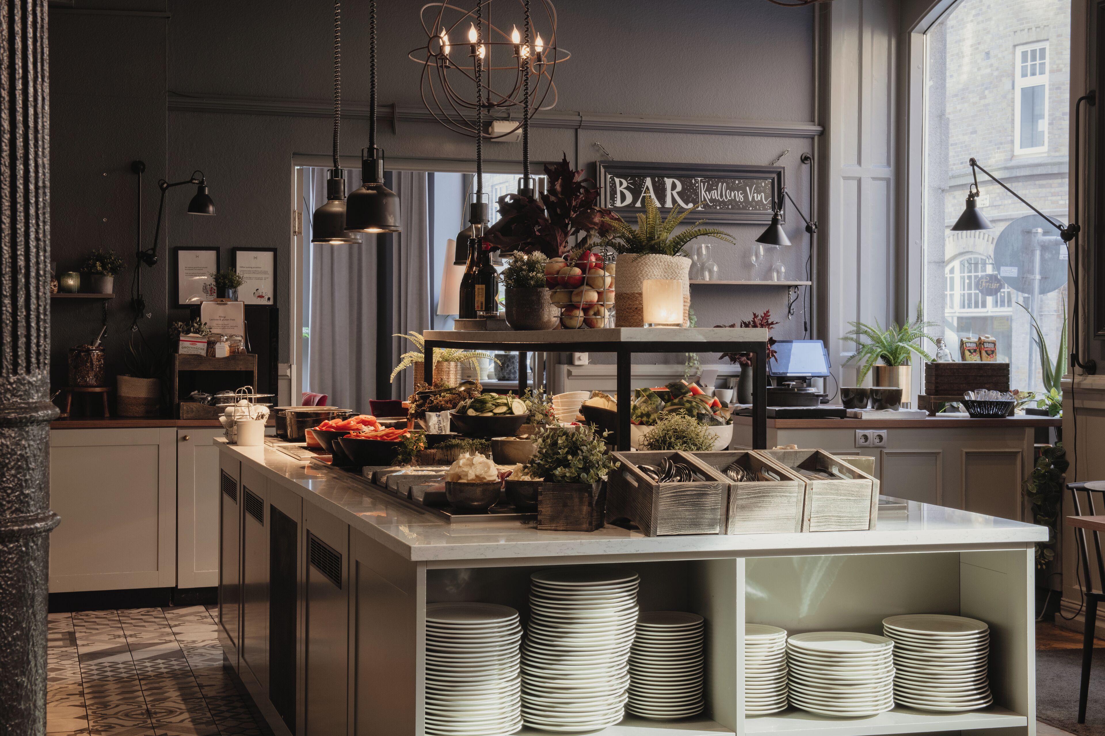 Free daily buffet breakfast