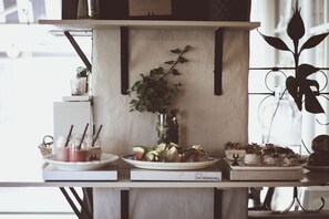 Daily buffet breakfast (SEK 175 per person)