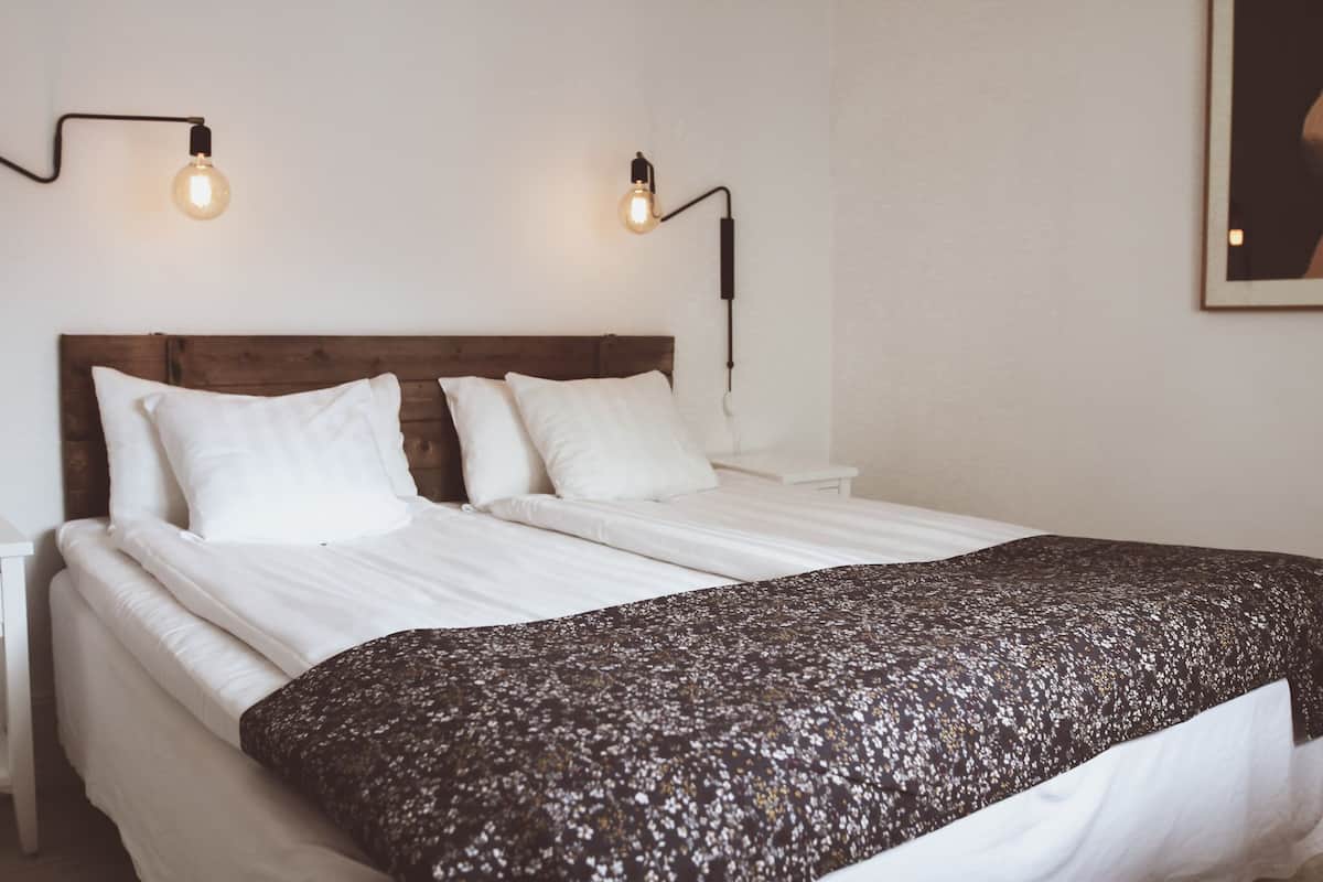 Camera doppia | Minibar, ferro/asse da stiro, Wi-Fi gratuito, lenzuola
