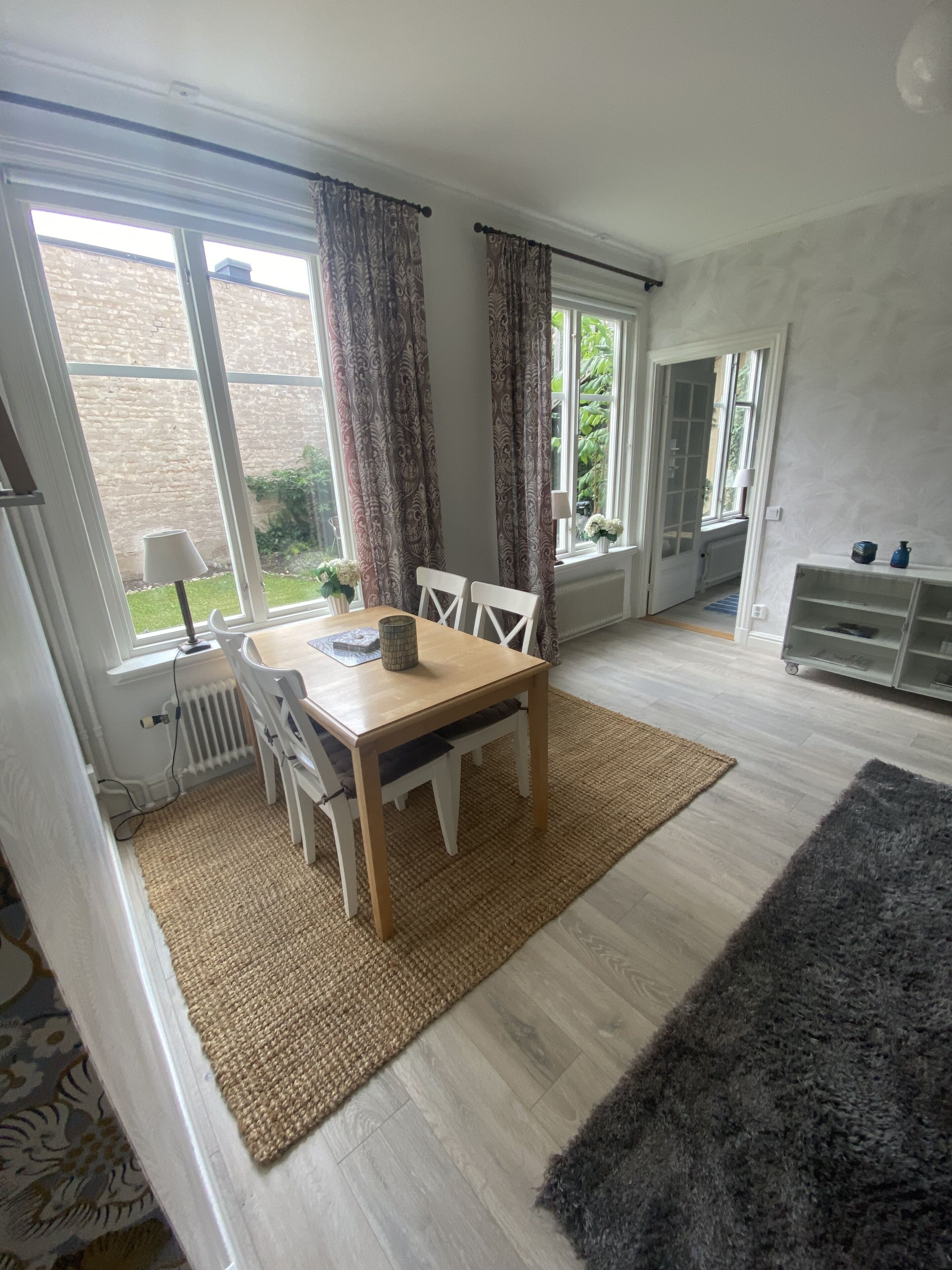 Family Room Annex | Essbereich im Zimmer