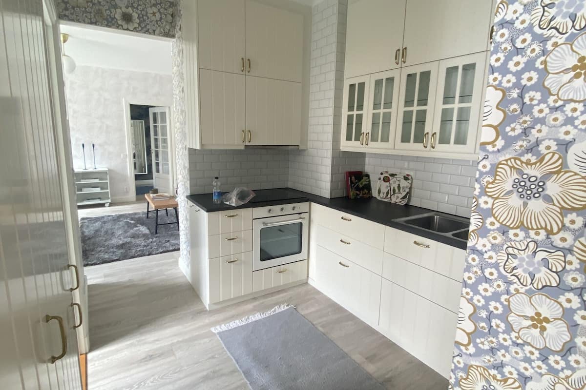 deluxe apartment, annex building | private kitchen | coffee/tea maker, electric kettle