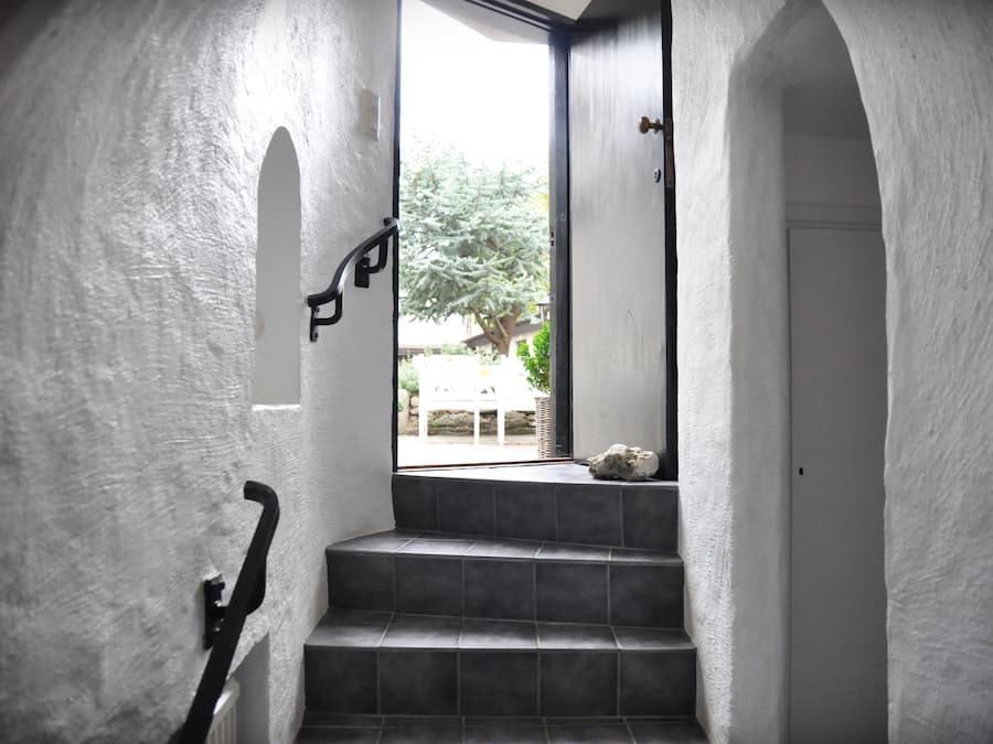 The Basement Suite | Frigobar, ferros/tábuas de passar roupa, Wi-Fi de cortesia