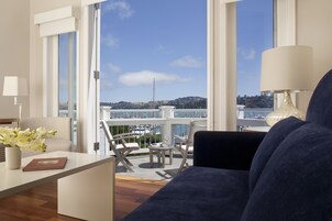 Hypo-allergenic bedding, down duvets, in-room safe