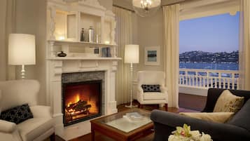 Allergitestet sengetøy, dundyner, safe på rommet og individuelt dekorert