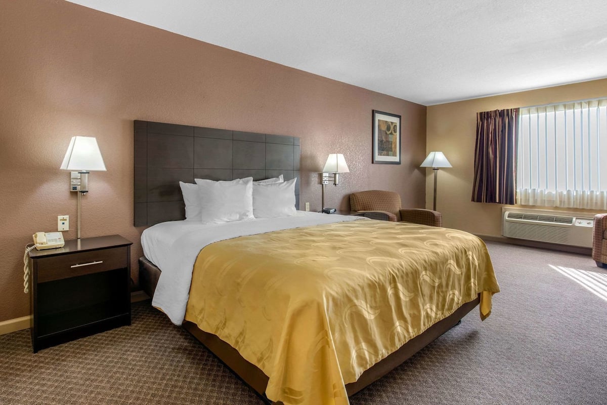 Blackout drapes, iron/ironing board, free WiFi, bed sheets