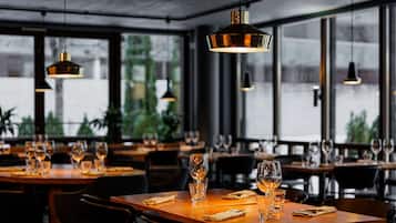 Frühstück, Mittagessen, internationale Küche, Blick aufs Meer
