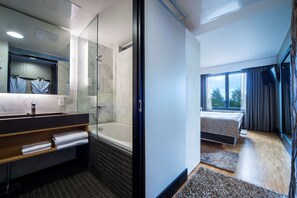 Junior Suite | Premium bedding, memory foam beds, minibar, in-room safe - Radisson Blu Hotel, Espoo (Espoo)