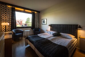 Desk, free WiFi, alarm clocks - Q Hotel Växjö (Vaxjo)