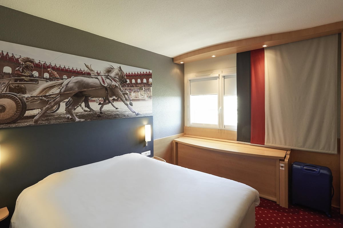 스탠다드 더블룸, 침대(여러 개) | 1 개의 침실, 객실 내 금고, 책상, 방음 설비