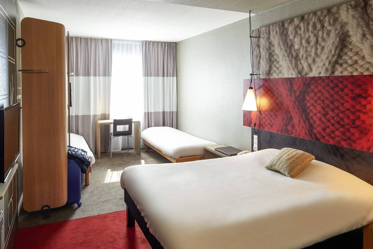 1 bedroom, in-room safe, desk, soundproofing