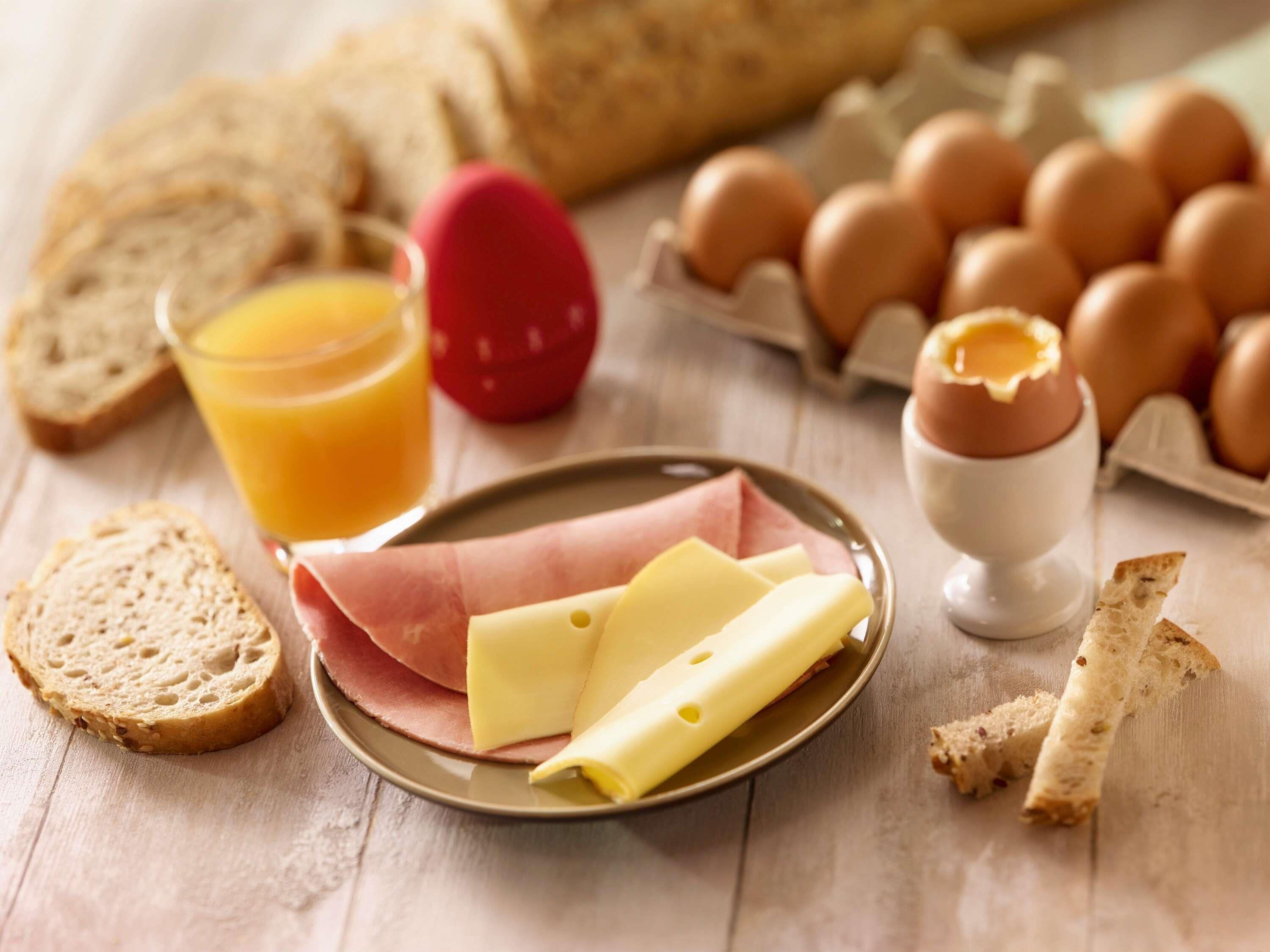 breakfast (eur 9.90 per person)