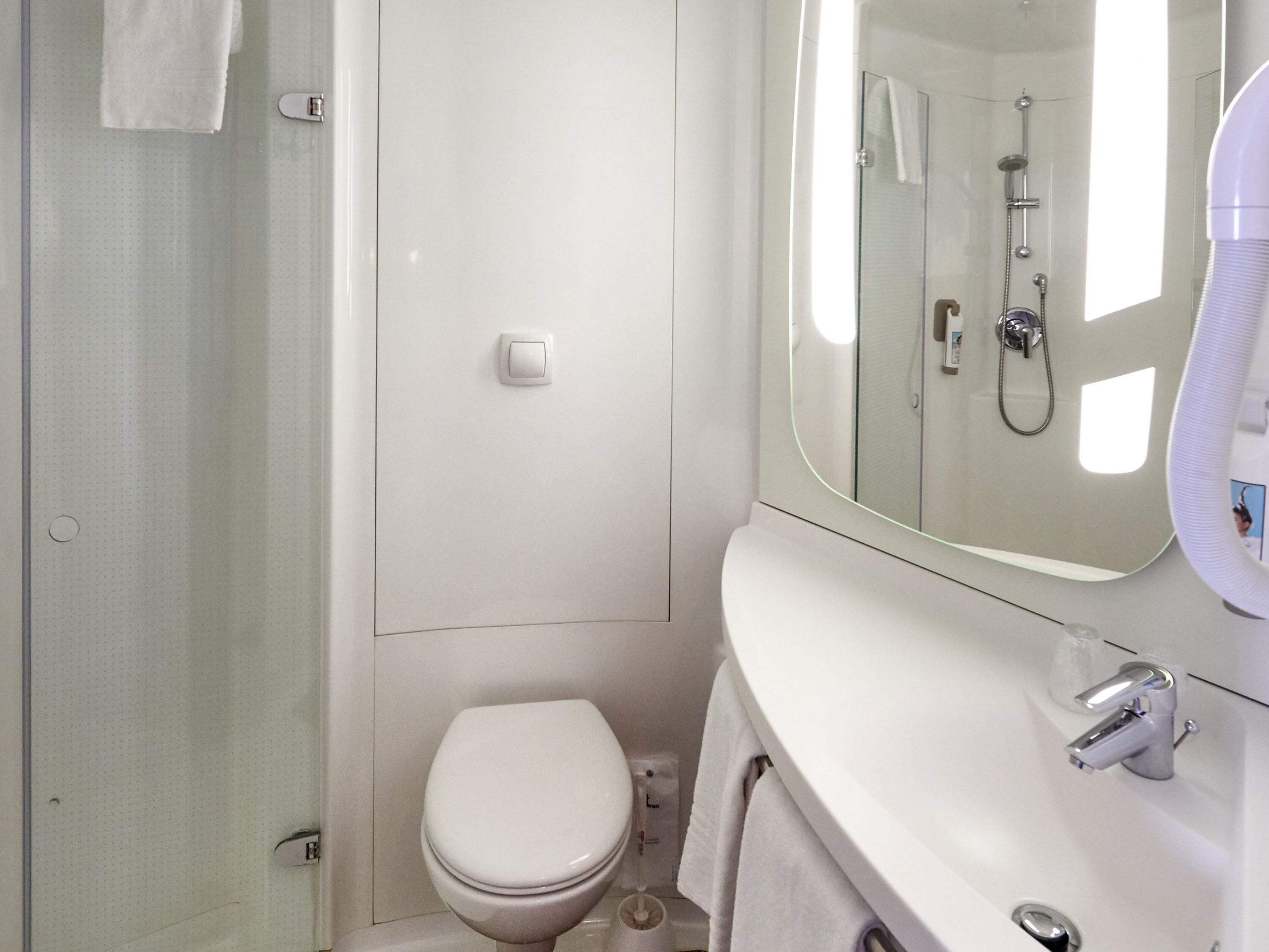 1 bedroom, in-room safe, desk, soundproofing