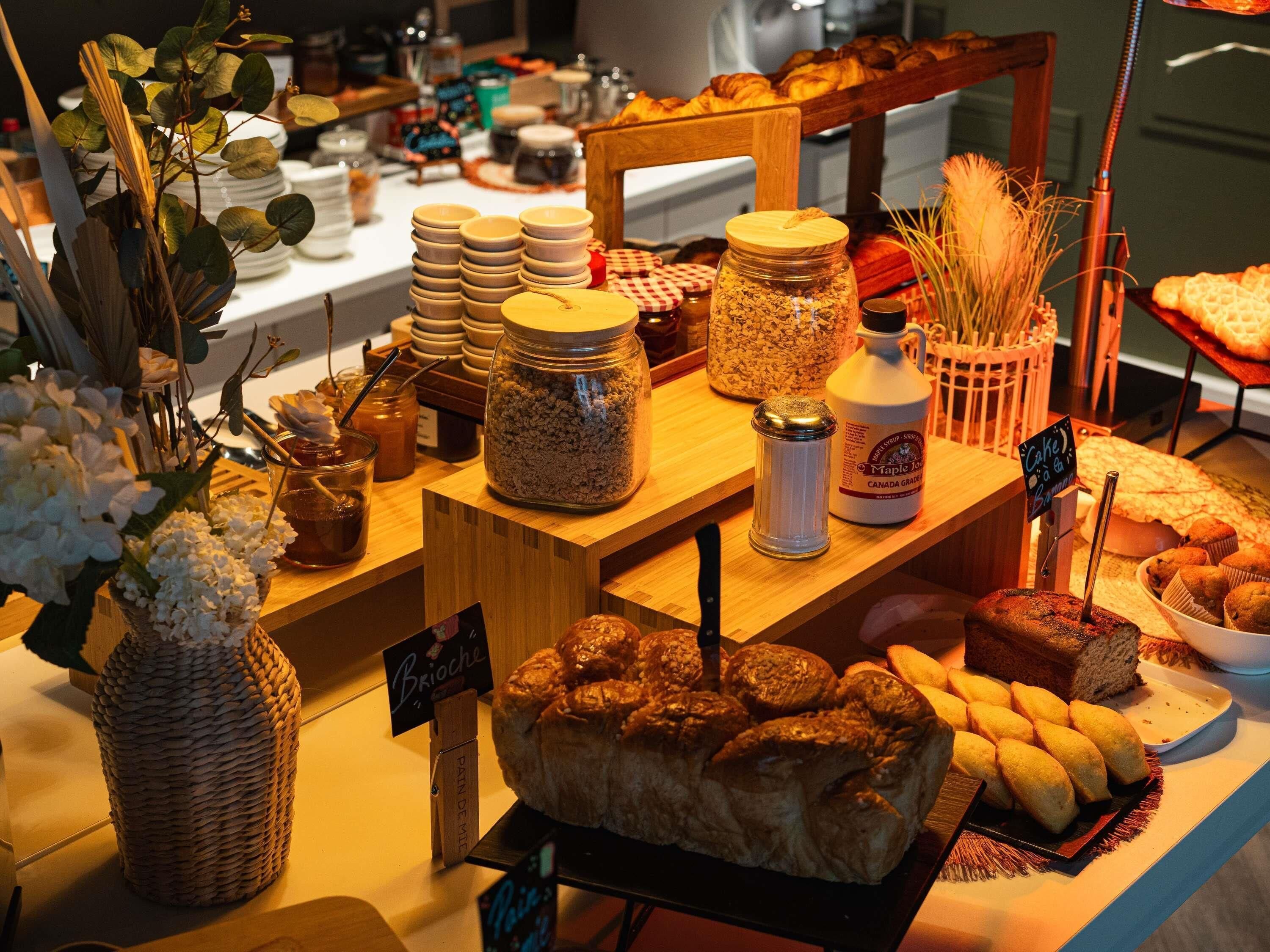 Daily buffet breakfast for a fee